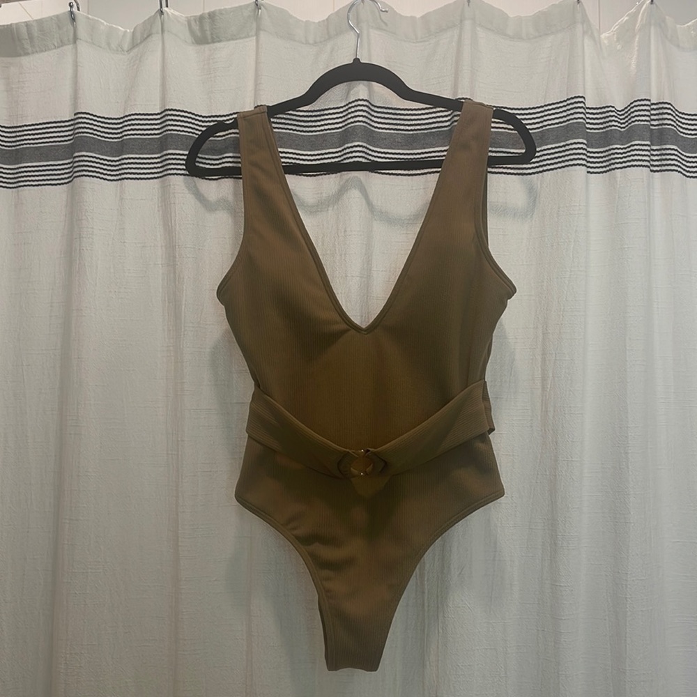 Pink lily camel belt one piece swimsuit